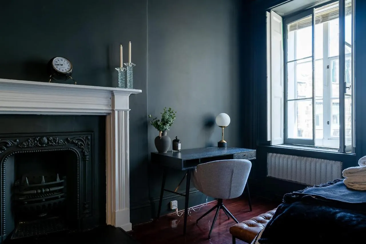 Gothic Styled Historical Condo In Old Quebec Feriehus